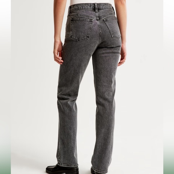 NWT Abercrombie Mid Rise 90s Straight Jeans 33 (16) Short - Picture 2 of 3